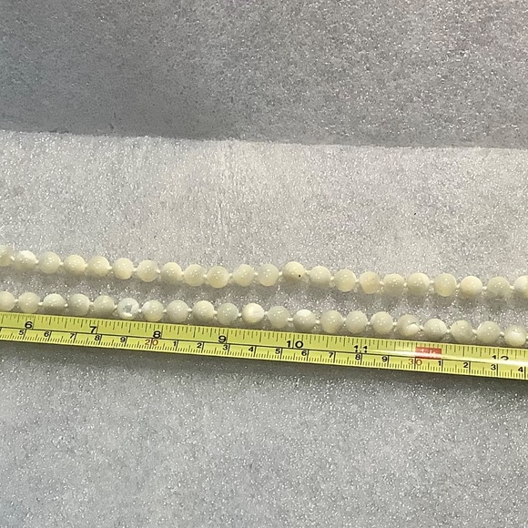 Vintage Mother of Pearl Necklace Iridescent 8mm Beads Knotted 32 Inch - Picture 6 of 7